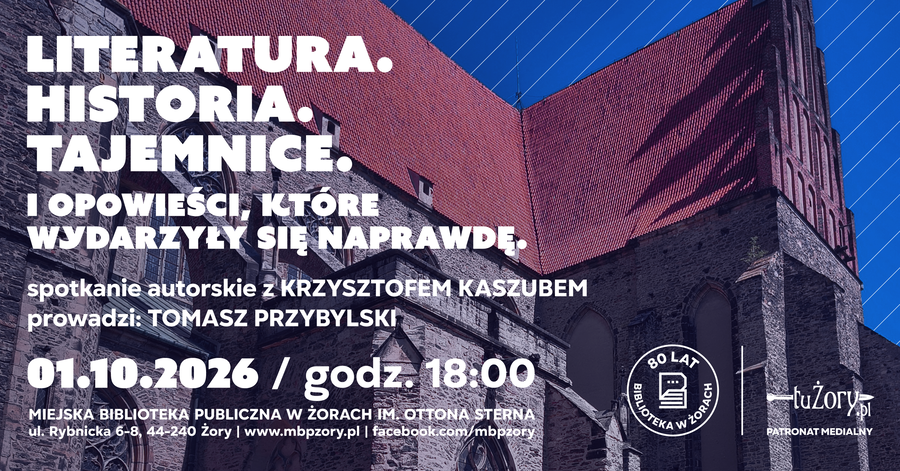Poziomy baner, którego tło stanowi zdjęcie przedstawiające duży zabytkowy budynek z czerwonym dachem. Na tym tle nałożone są białe napisy zgodne z opisem wydarzenia.